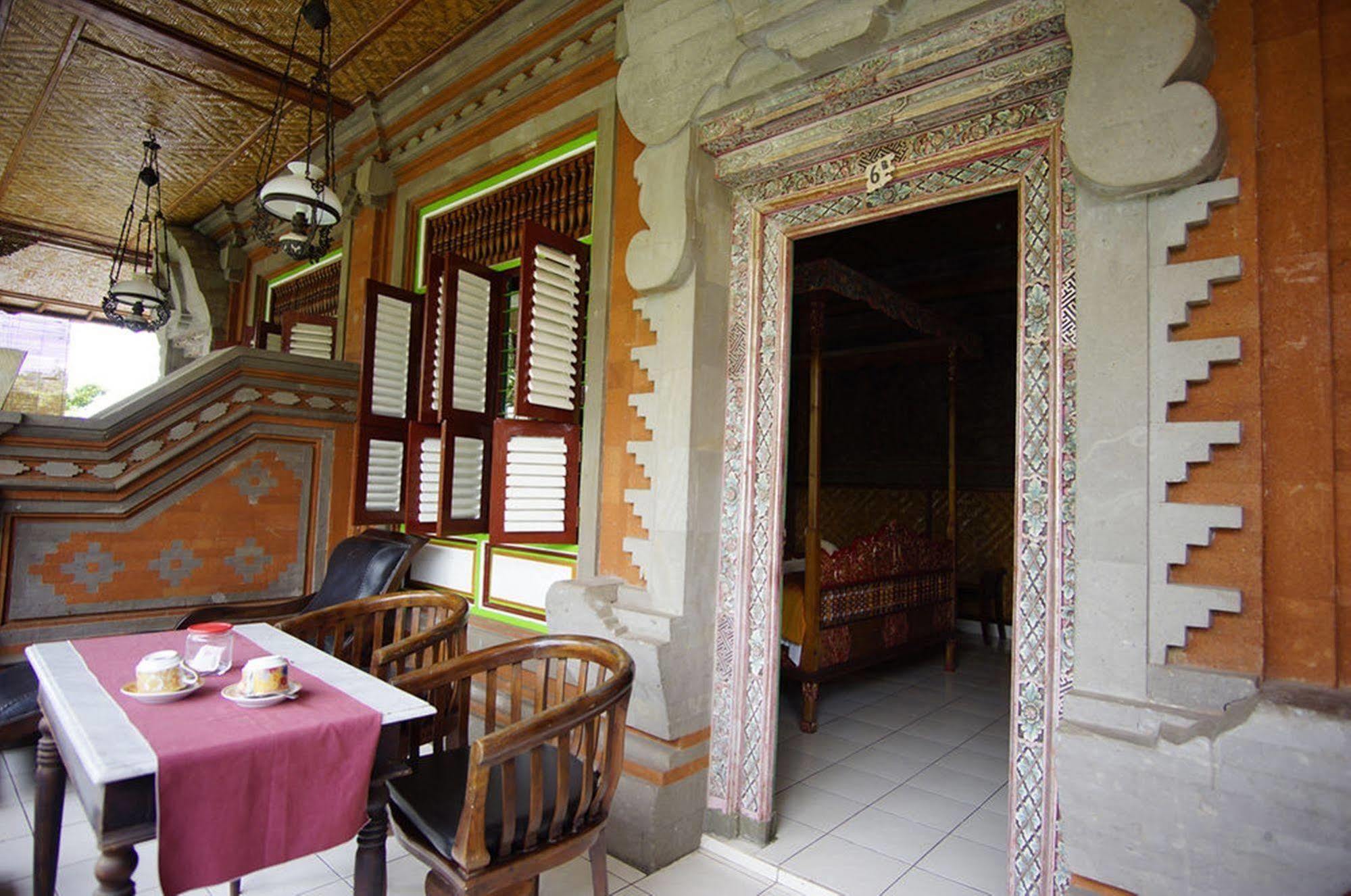 गेस्ट हाउस Okawati Boutique 3*